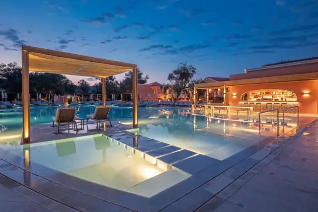 Sentido Apollo Palace Pool