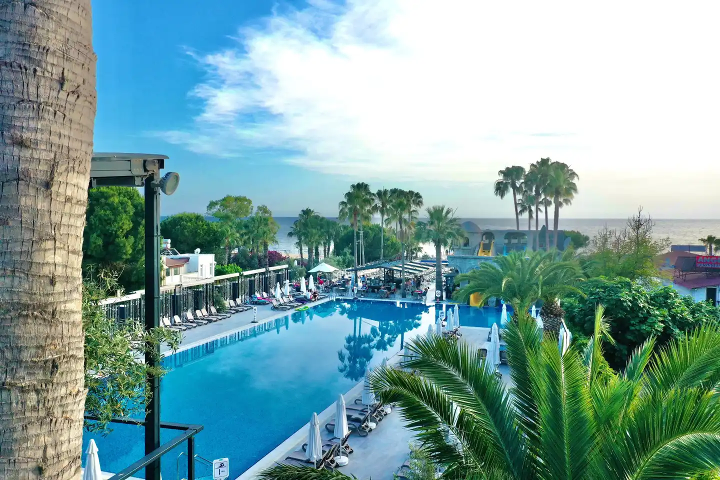 Thalia Unique Pool