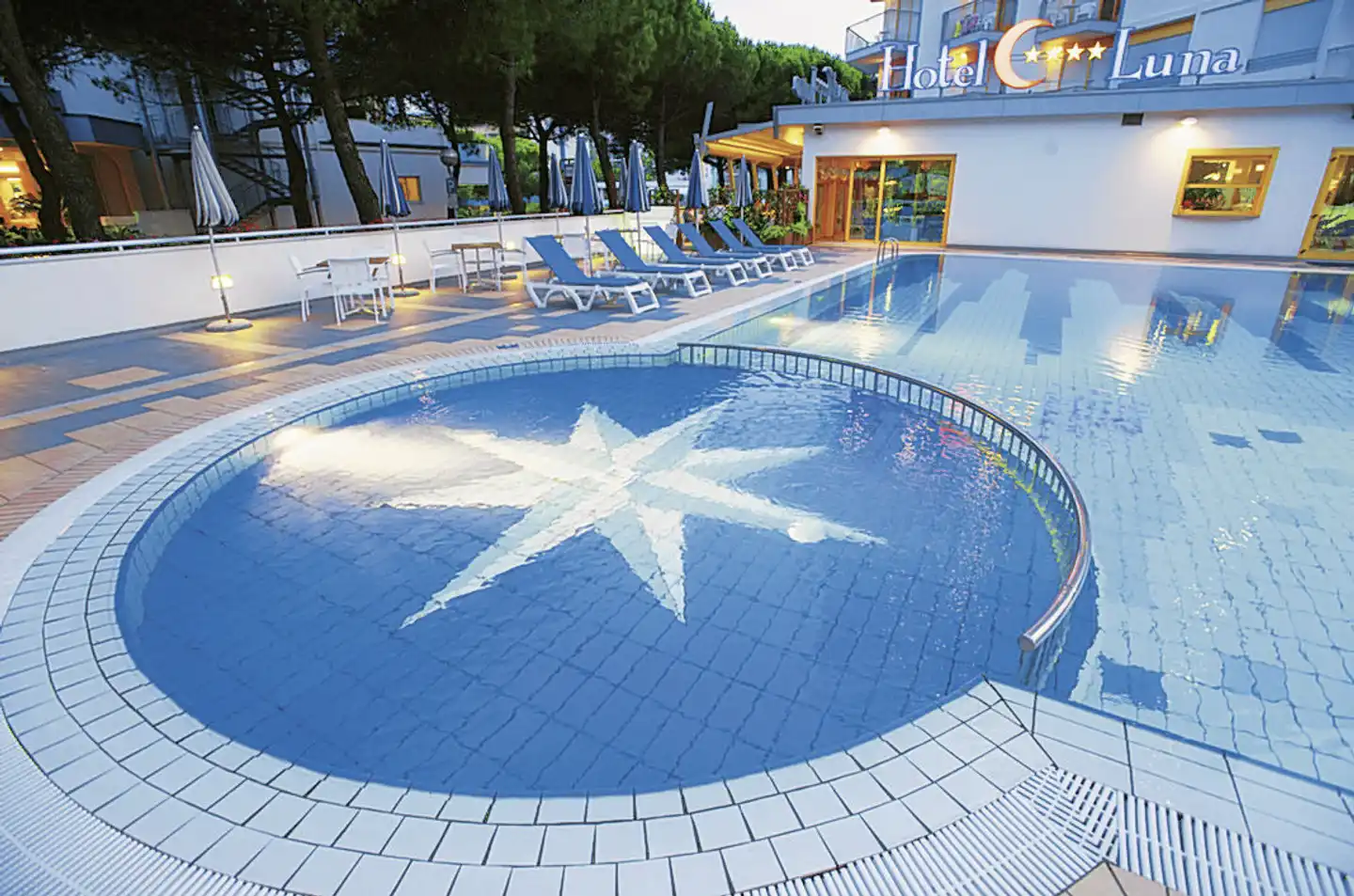 Luna Pool