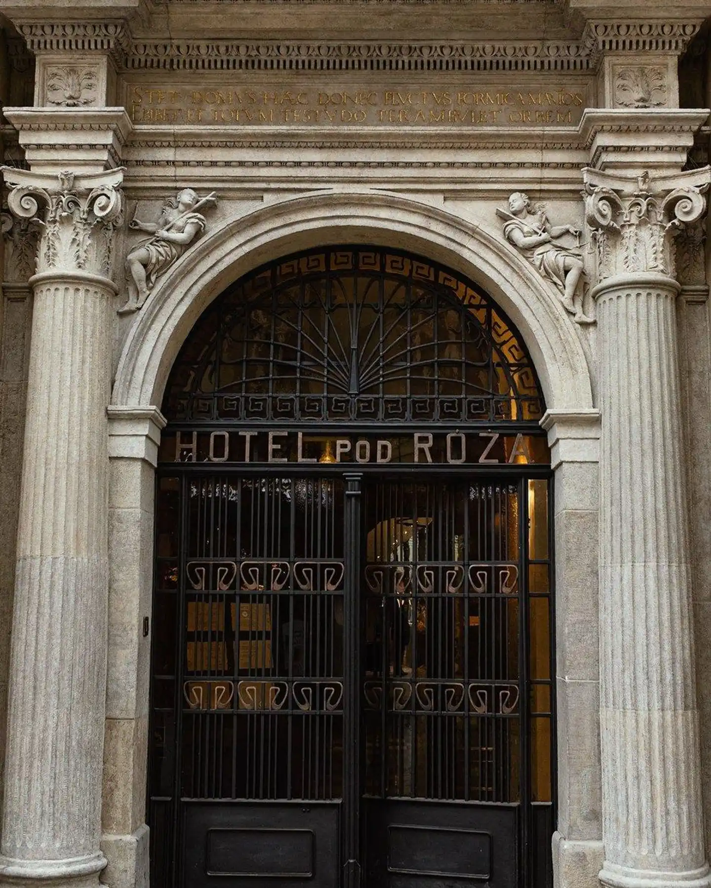 Pod Roza Lobby