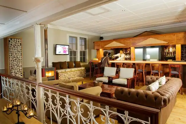 Queens Hotel Lobby
