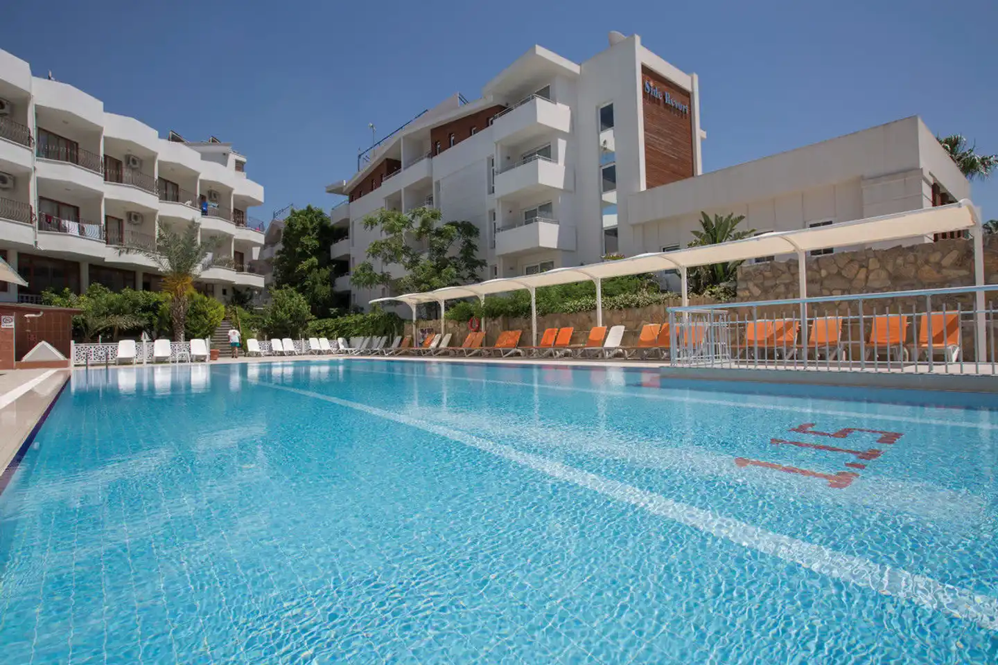 Side Resort Annex Pool