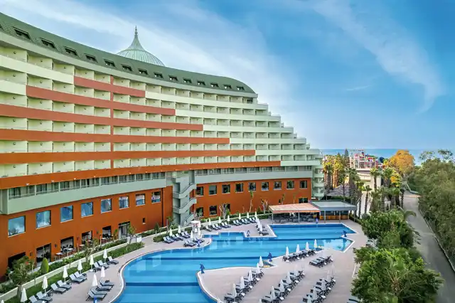 Delphin Palace Aussenansicht