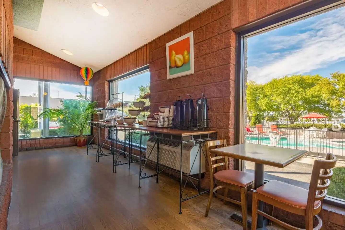 Ramada by Wyndham Albuquerque Airport Restaurant