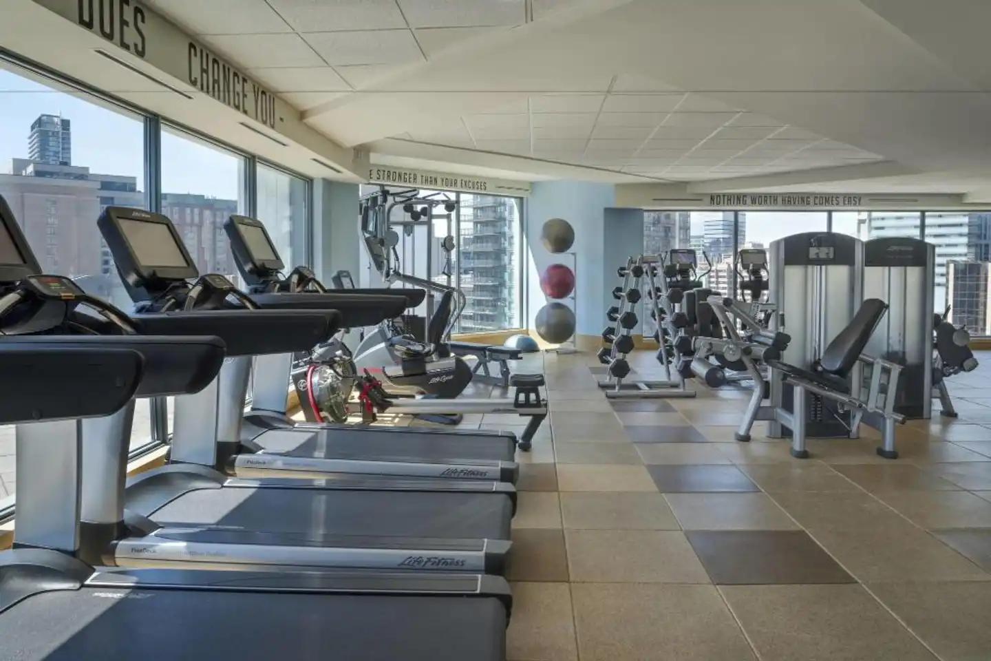 Marriott Downtown at CF Toronto Eaton Centre Sport und Entertainment