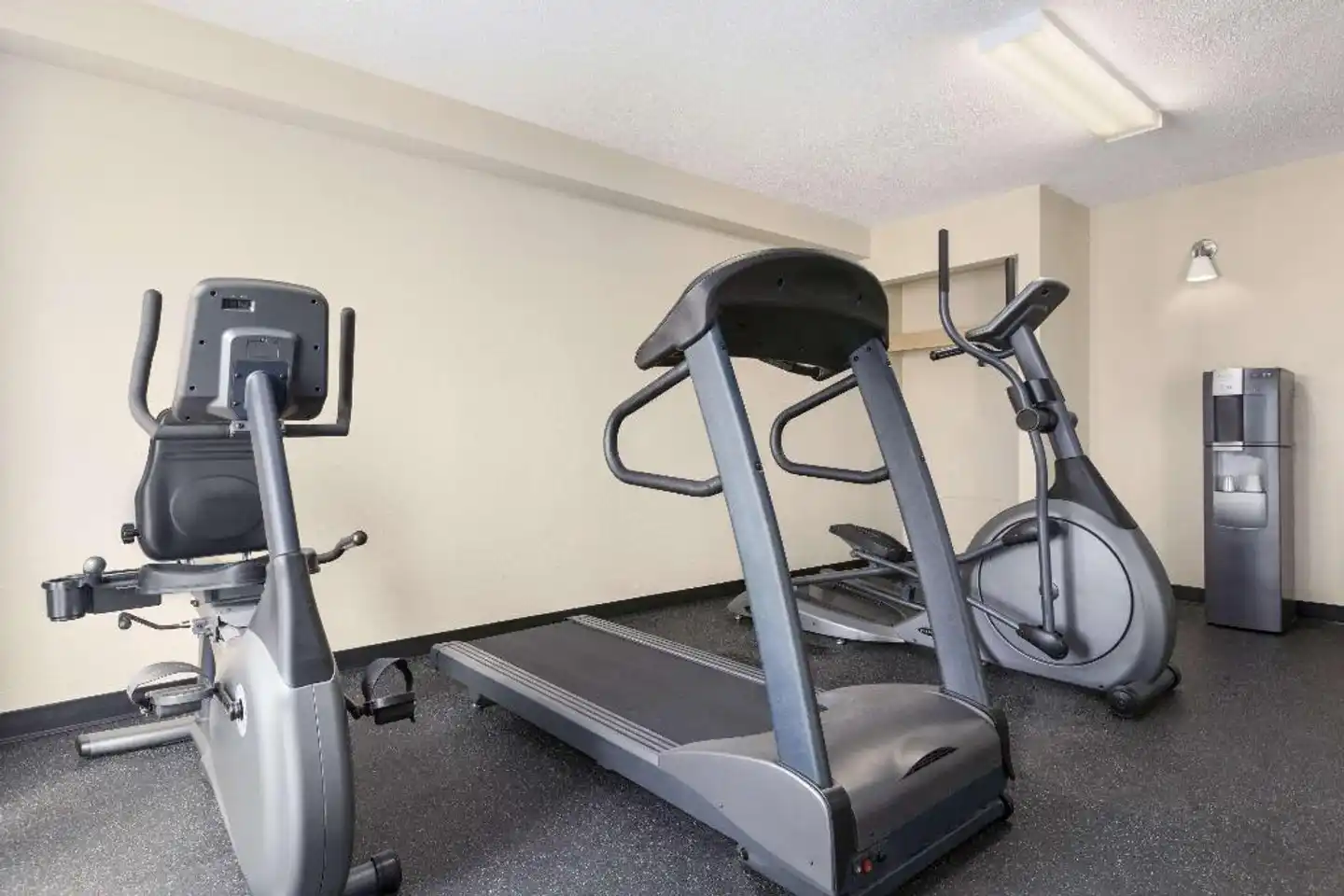 Travelodge Saint John Sport und Entertainment