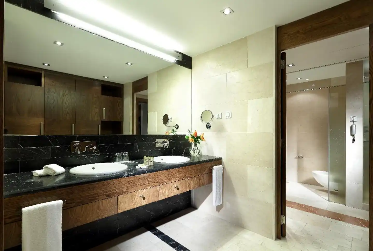 Eurostars Suites Mirasierra Badezimmer
