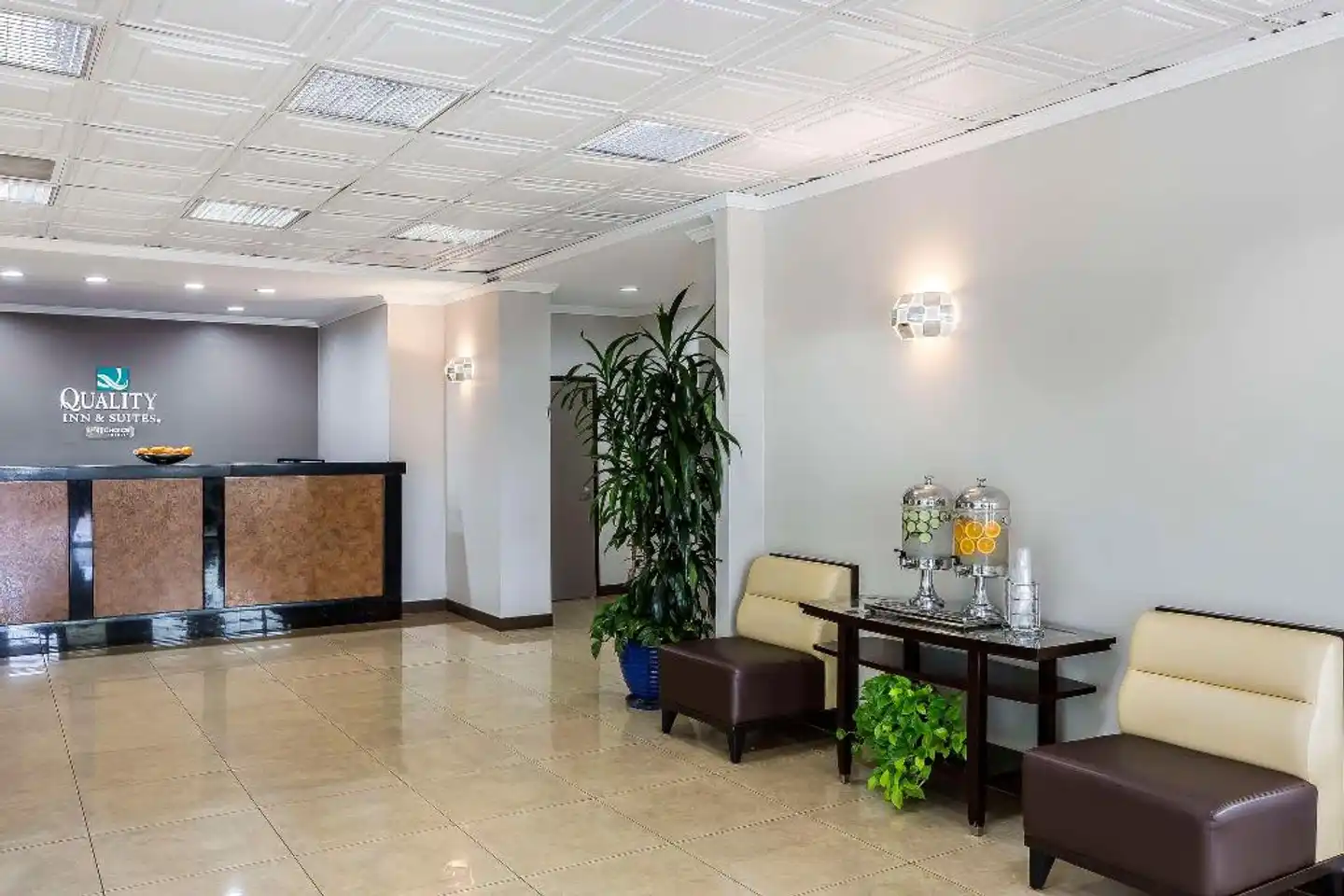 Quality Inn & Suites Los Angeles Airport - LAX Lobby