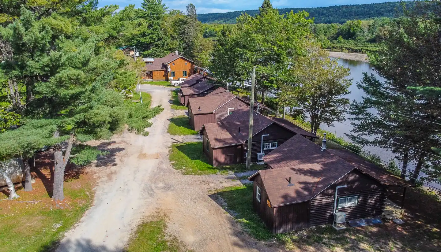 Pond's Resort on the Miramichi Aussenansicht