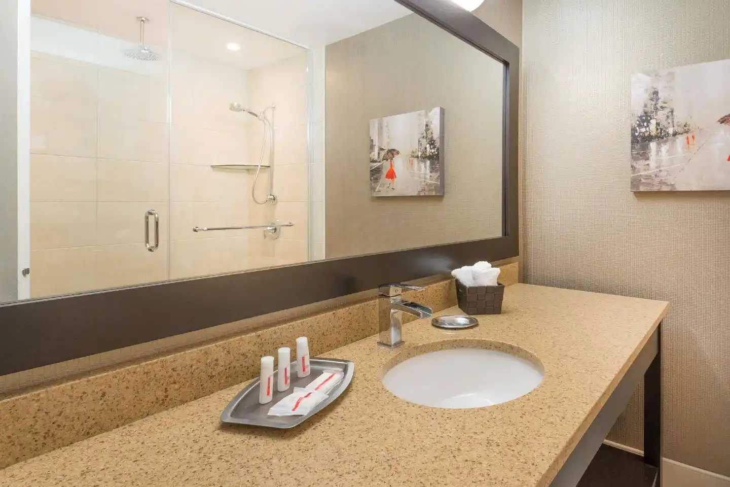 Ramada by Wyndham St. John's Badezimmer
