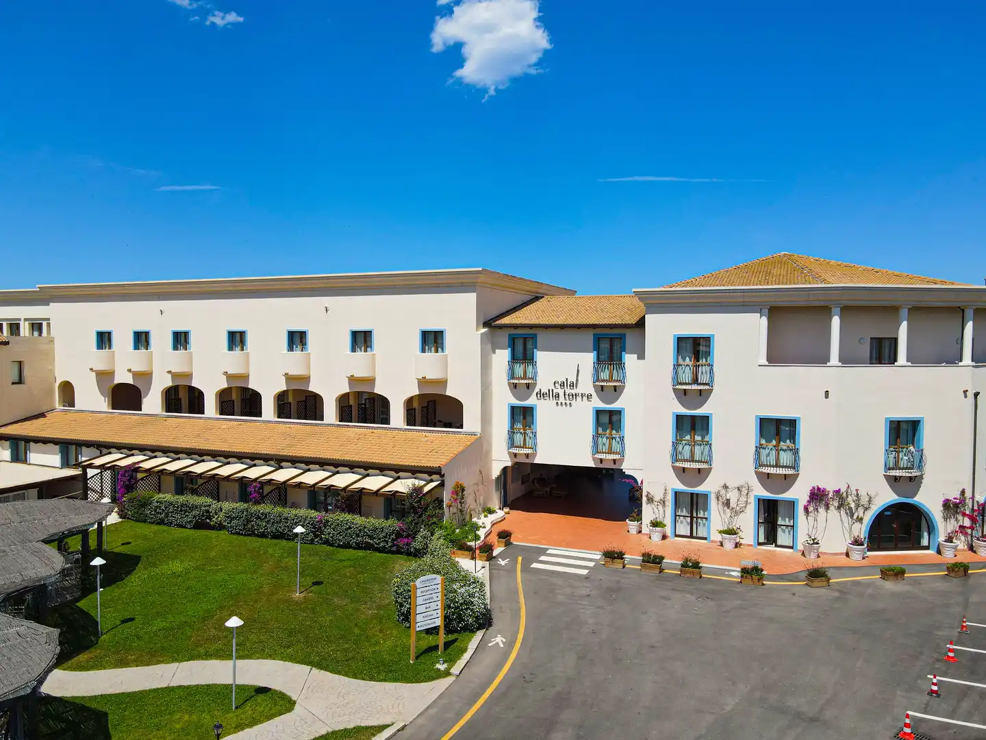 Hotel Cala Della Torre Aussenansicht