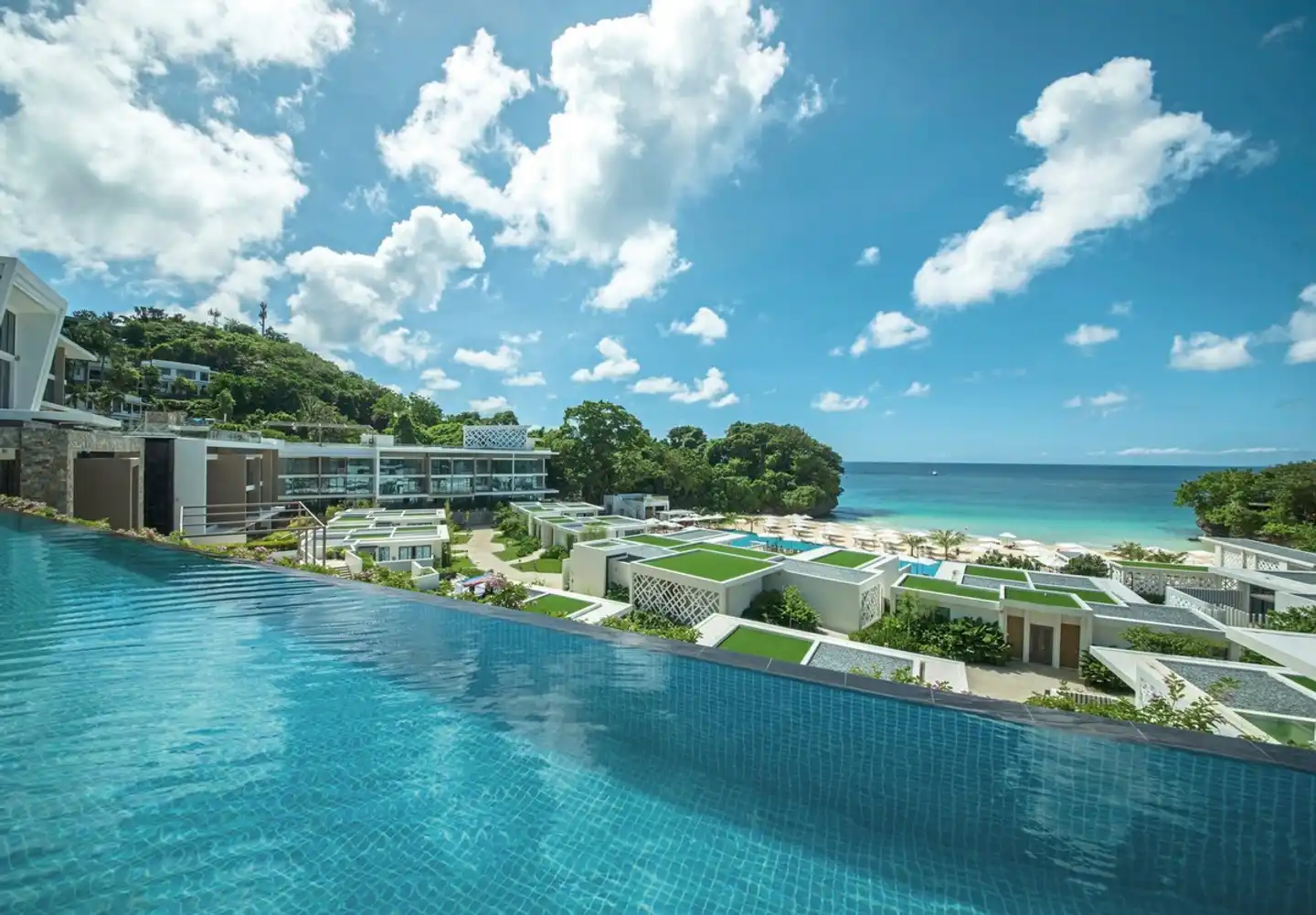 Crimson Resort & Spa Boracay Aussenansicht