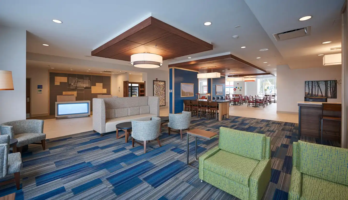 Holiday Inn Express & Suites St John's Airport Lobby