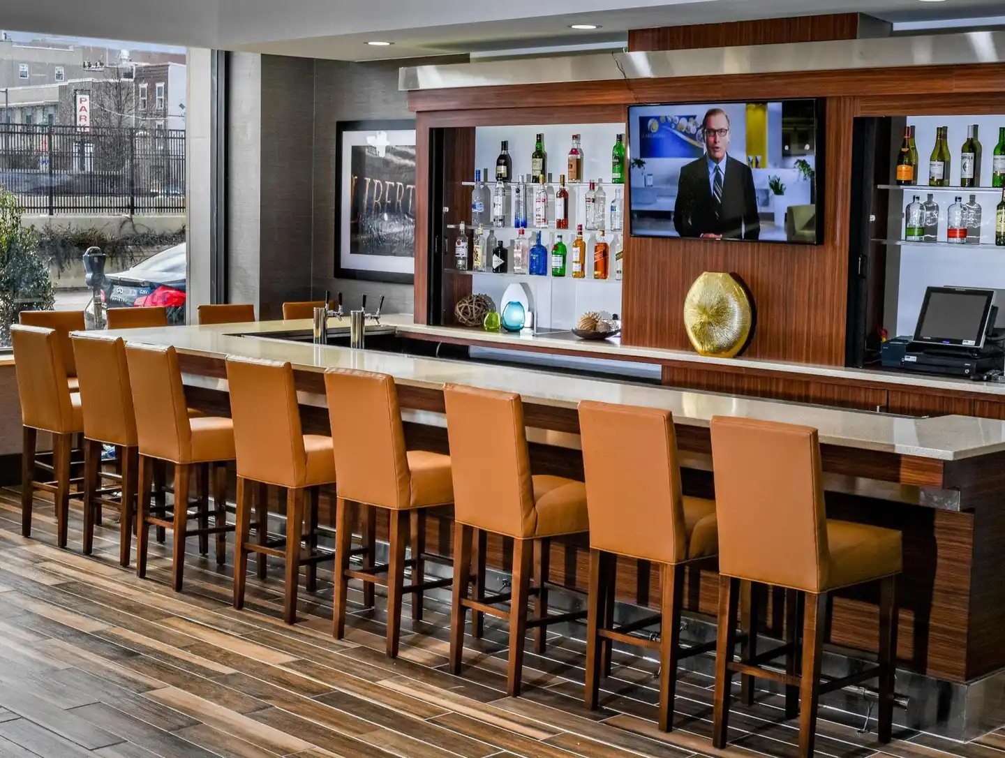 Best Western Plus Philadelphia Convention Center Hotel Bar