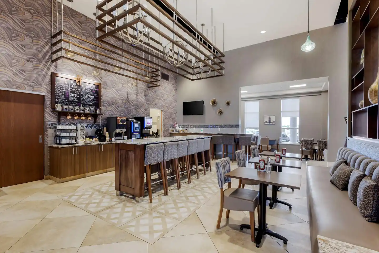 Best Western Plus St. John's Airport Bar