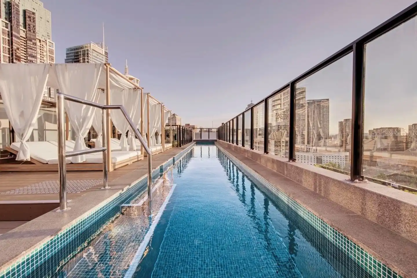 Vibe Hotel Sydney Darling Harbour Pool