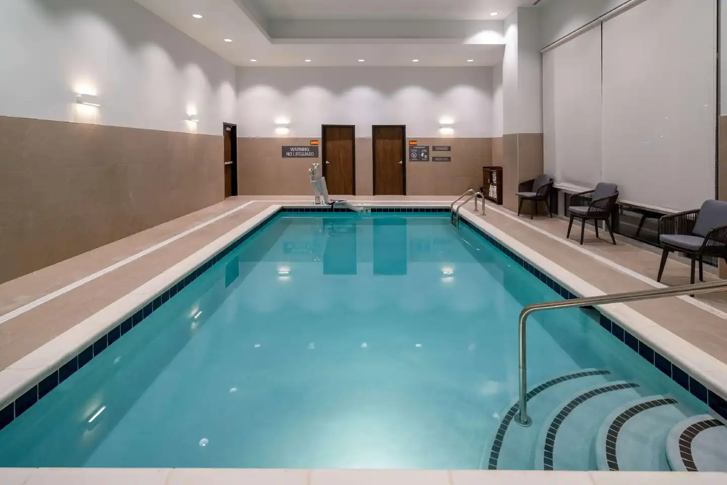 La Quinta Inn & Suites by Wyndham Nashville Downtown / Stadium Hallenbad