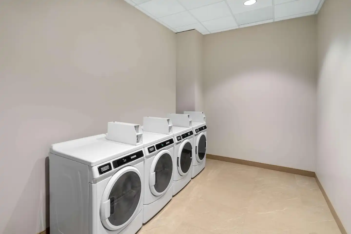 La Quinta Inn & Suites by Wyndham Nashville Downtown / Stadium Badezimmer