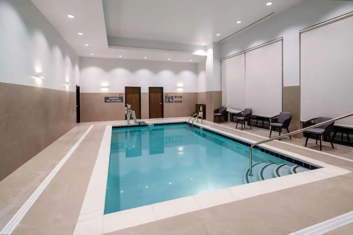La Quinta Inn & Suites by Wyndham Nashville Downtown / Stadium Hallenbad