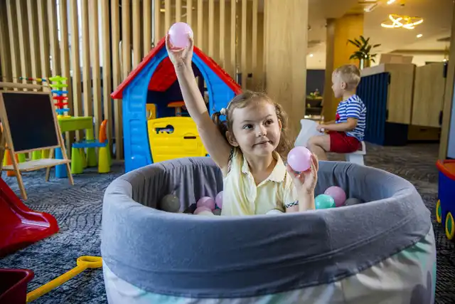 Hotel Akvamarín Besenova Personen