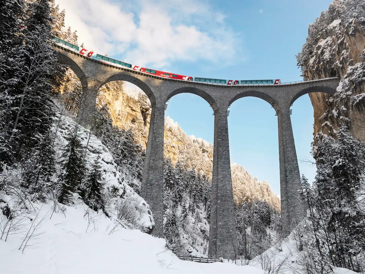Bernina- und Glacier Express Winterzauber Landschaft