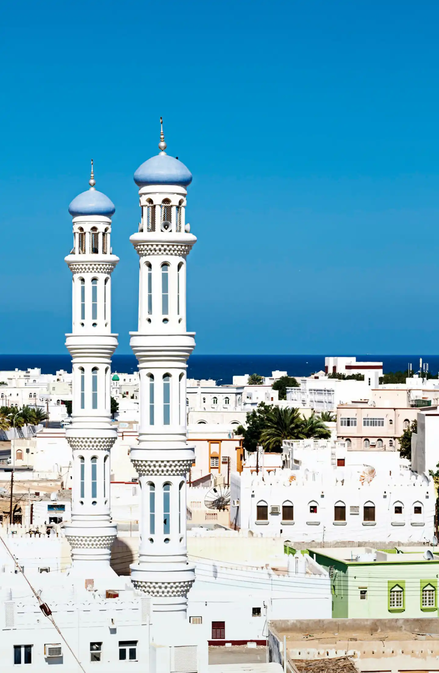 Arabische Kontraste: Unterwegs von Muscat nach Dubai Landschaft