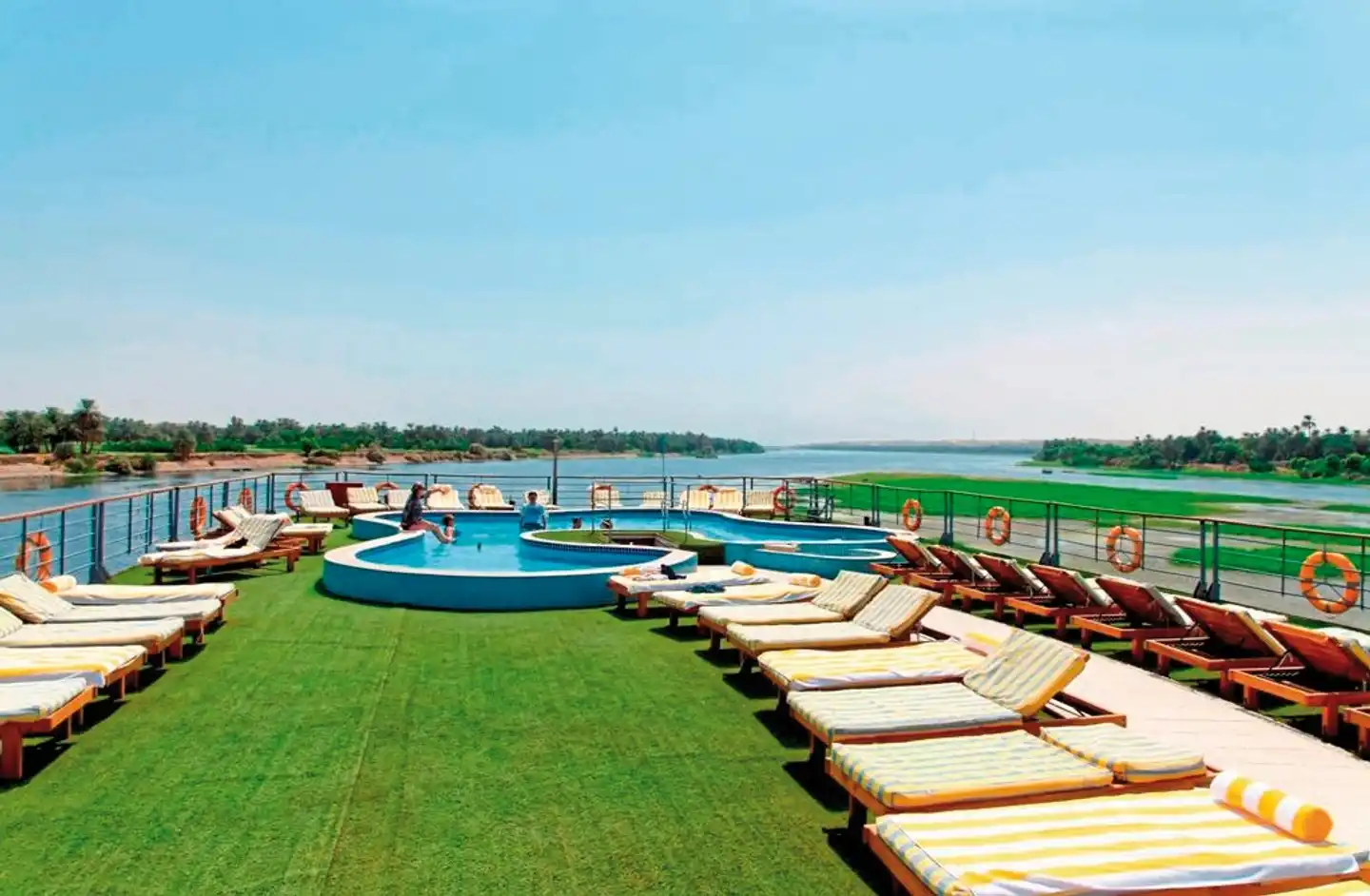 Klassische Nilkreuzfahrt mit MS Nile Premium Pool