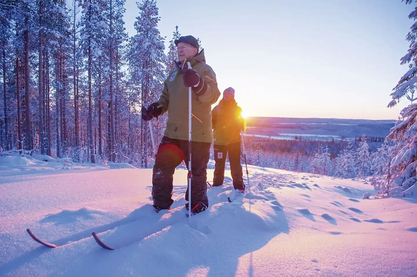 Winterlich aktiv in Schwedisch Lappland Personen
