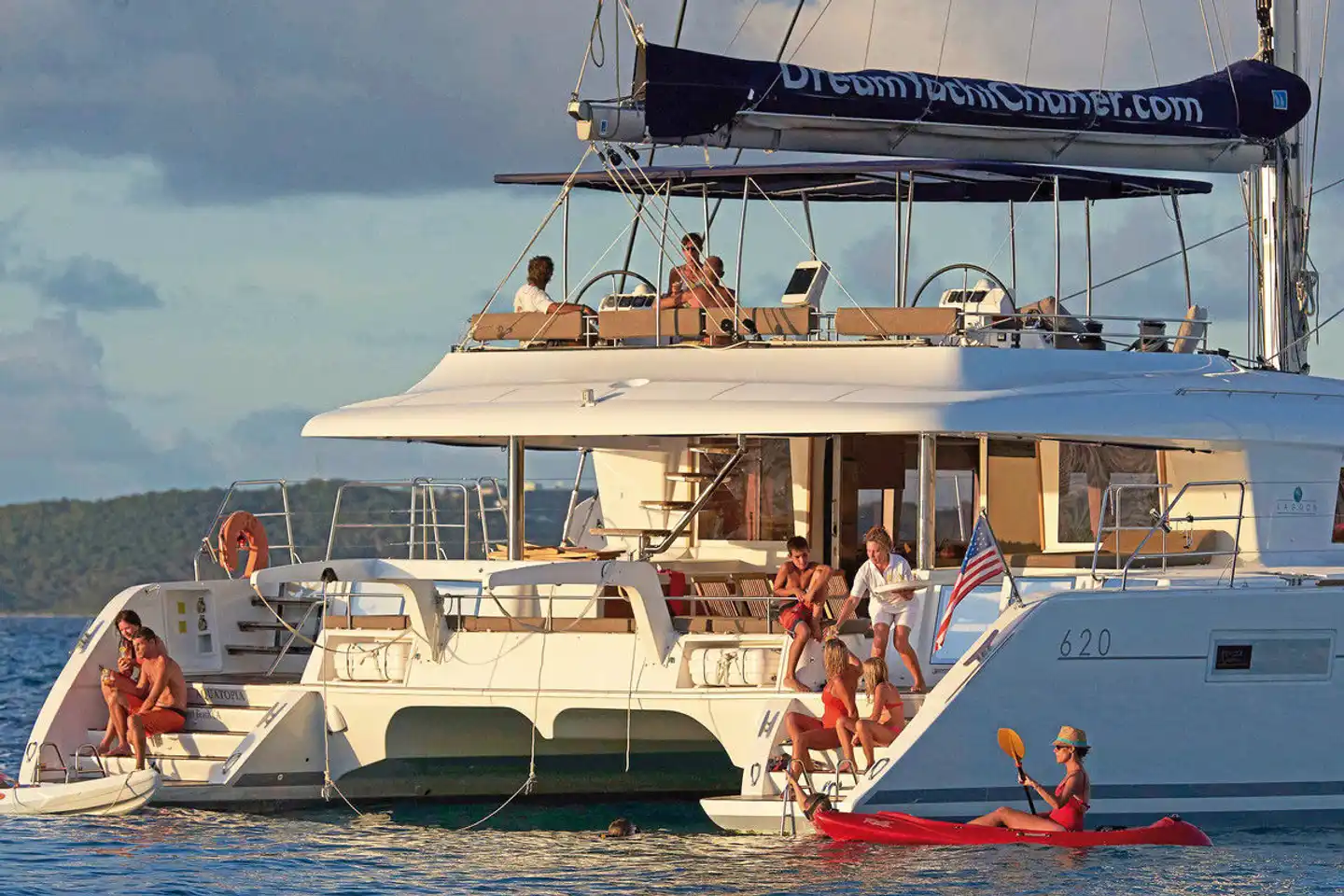 Dream Yacht Charter: Rangiroa Dream Pool
