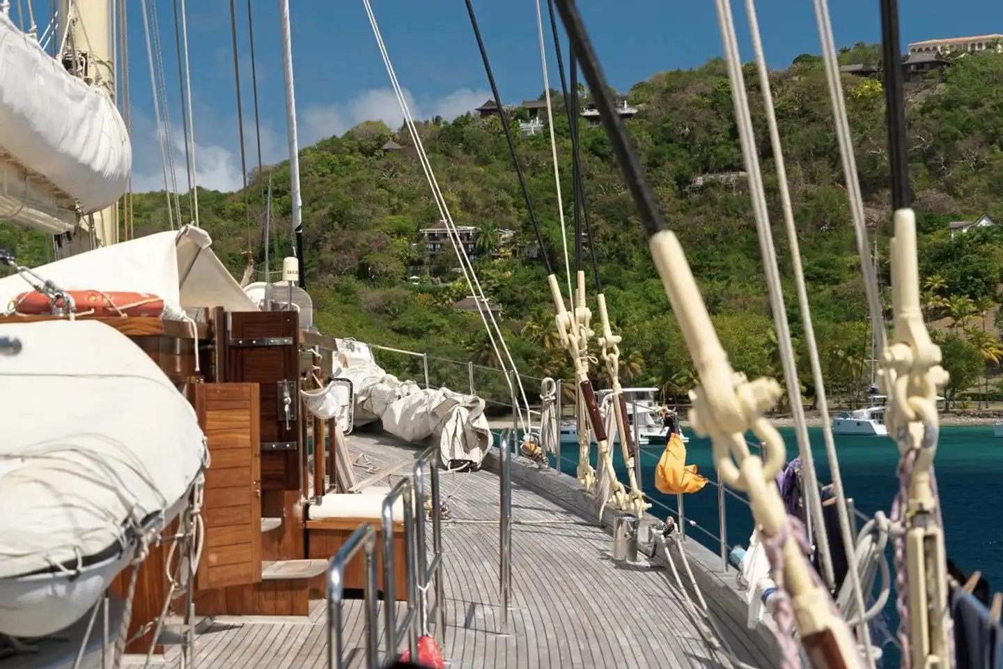 RHEA - Silvester-Segelabenteuer in die Grenadinen Sport und Entertainment