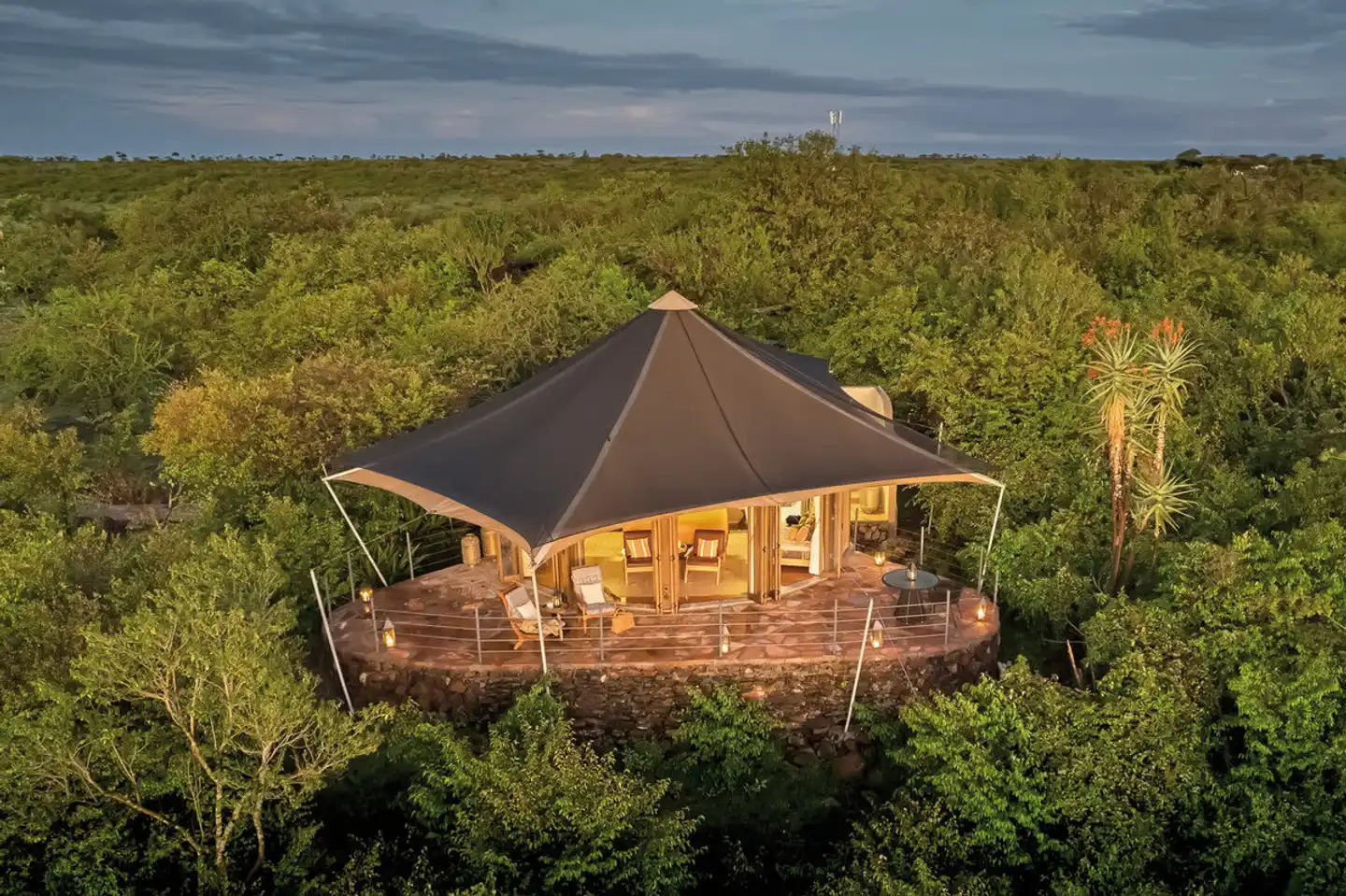 Bush & Beach Safari mit Hemingways Collection Aussenansicht