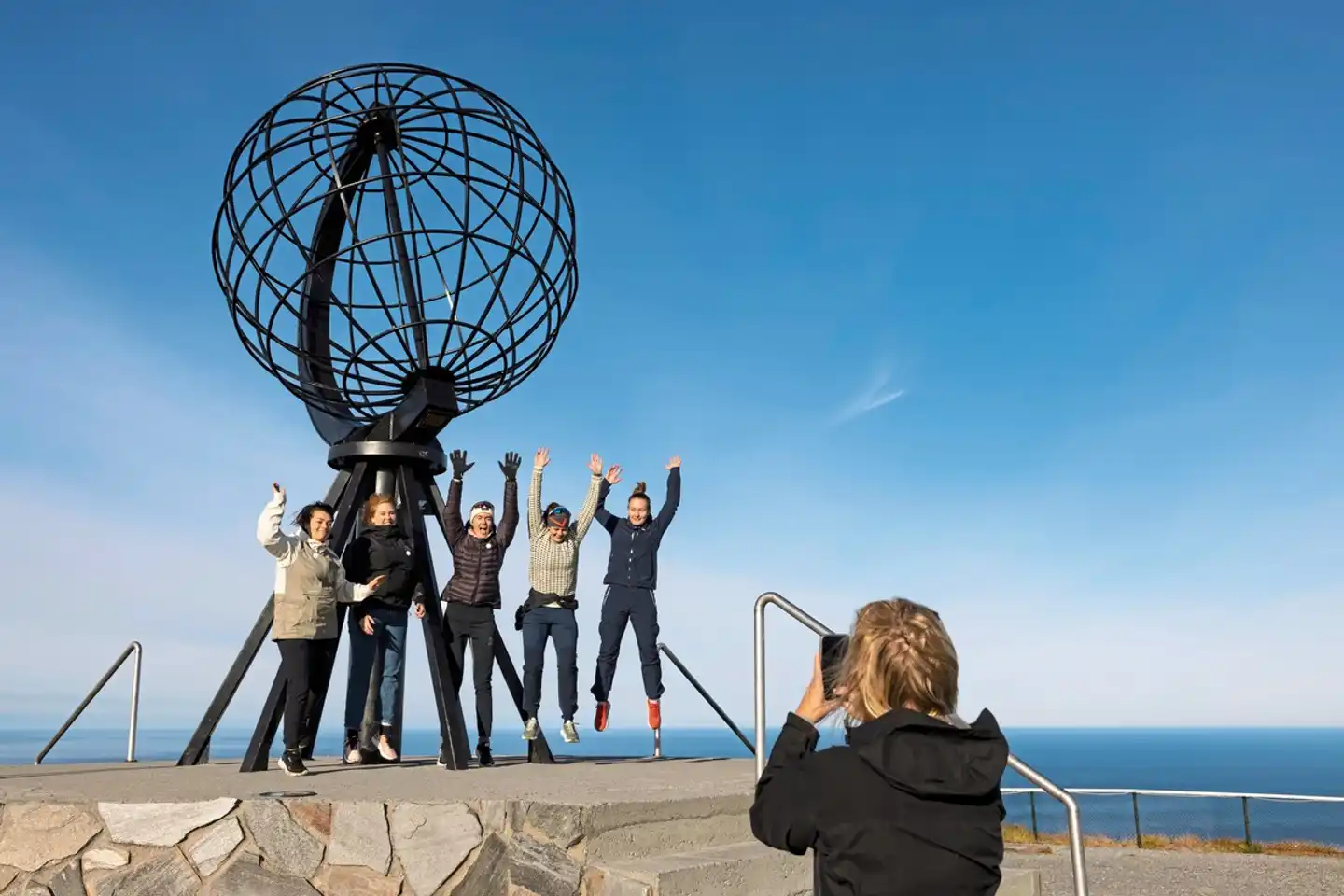 ADAC Special: Mit Hurtigruten zum Nordkap - Das Land der Fjorde Sport und Entertainment
