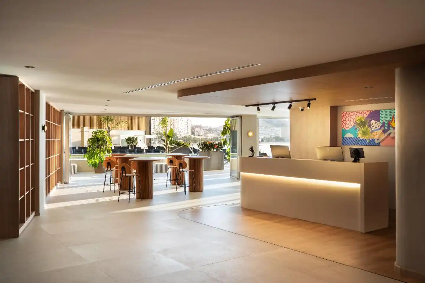INNSiDE Alicante Porta Maris Lobby