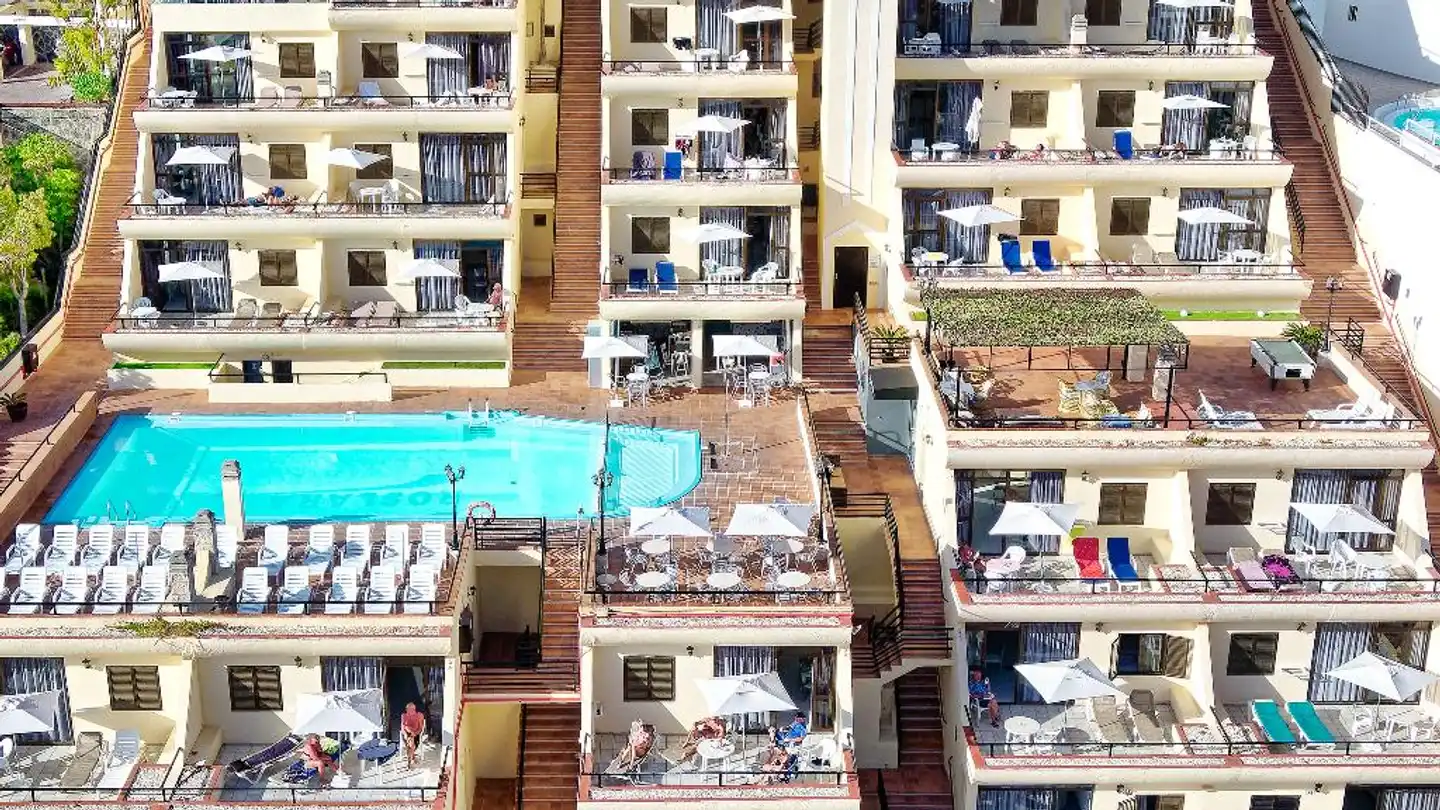Roslara Apartamentos Pool