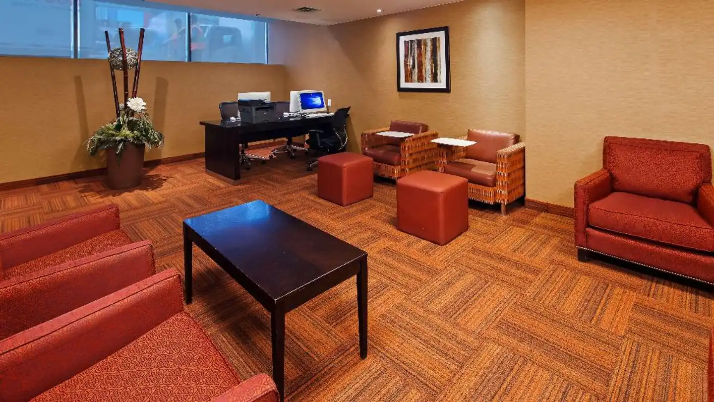 Best Western Plus Montreal Downtown-Hotel Europa Lobby