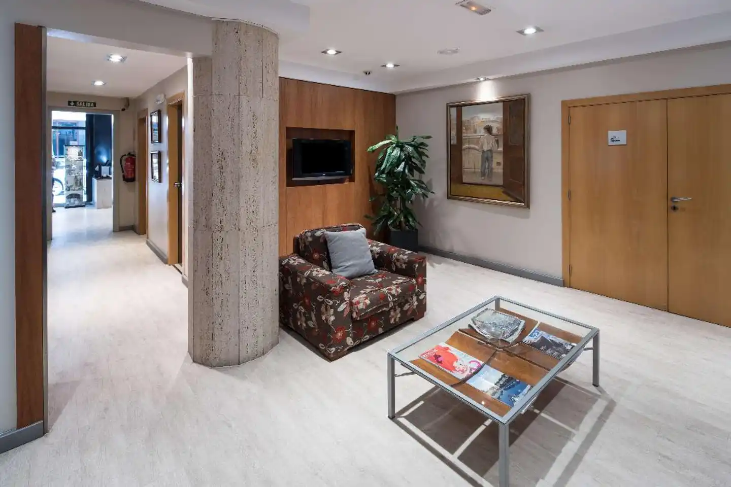 Catalonia Castellnou Lobby