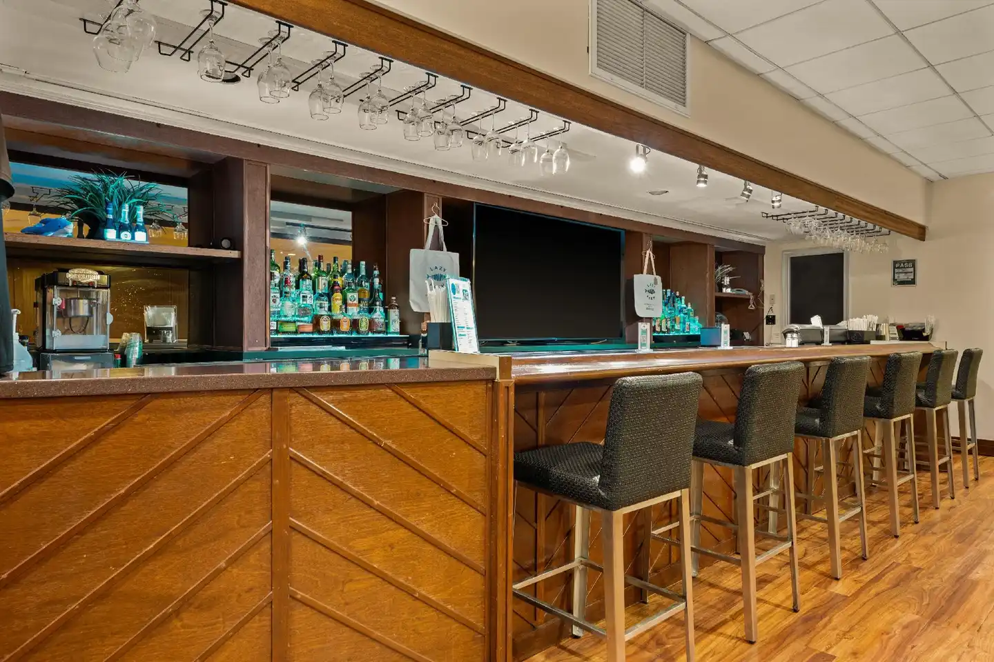 Airport Honolulu Hotel Bar