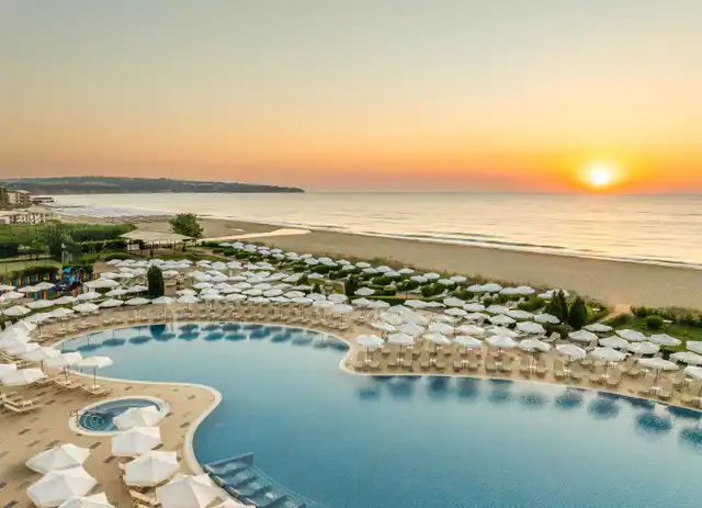 Alua Helios Bay POOL
