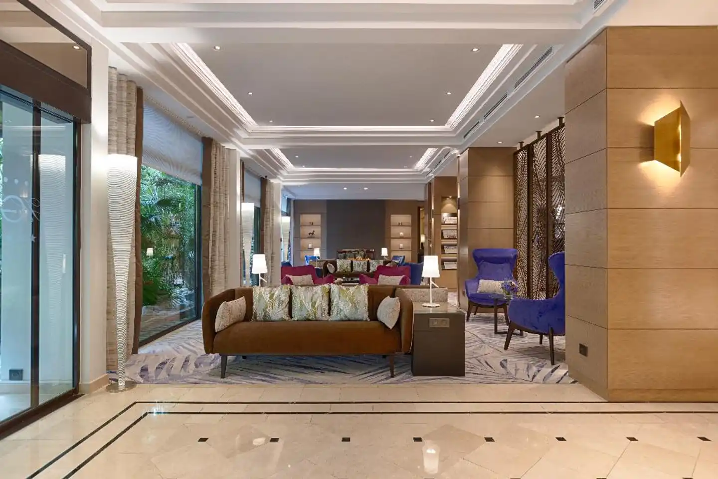 Garden-Elysée Lobby