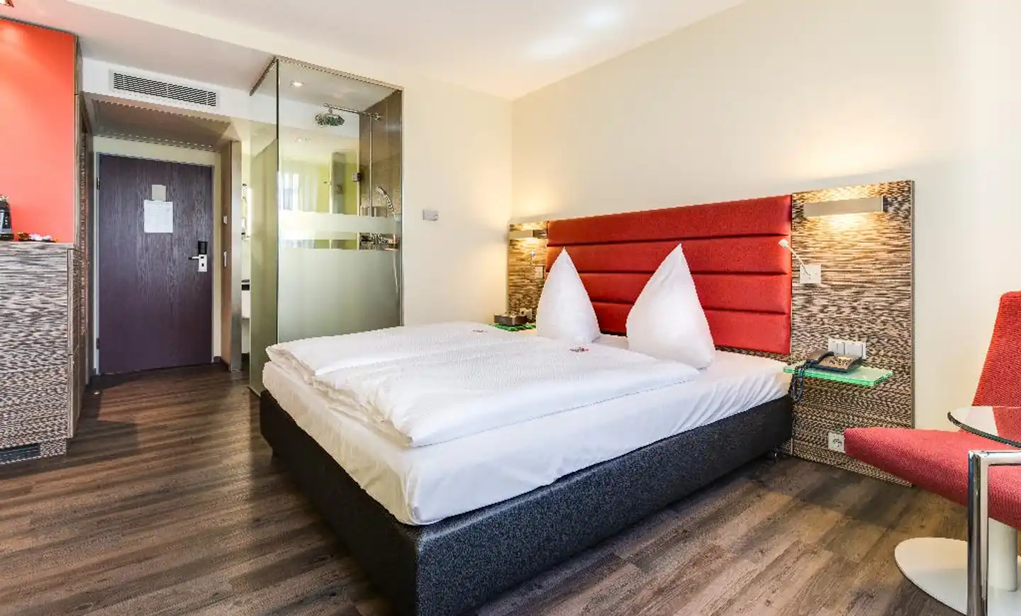 NOVINA HOTEL Wöhrdersee Nürnberg City Wohnbeispiel