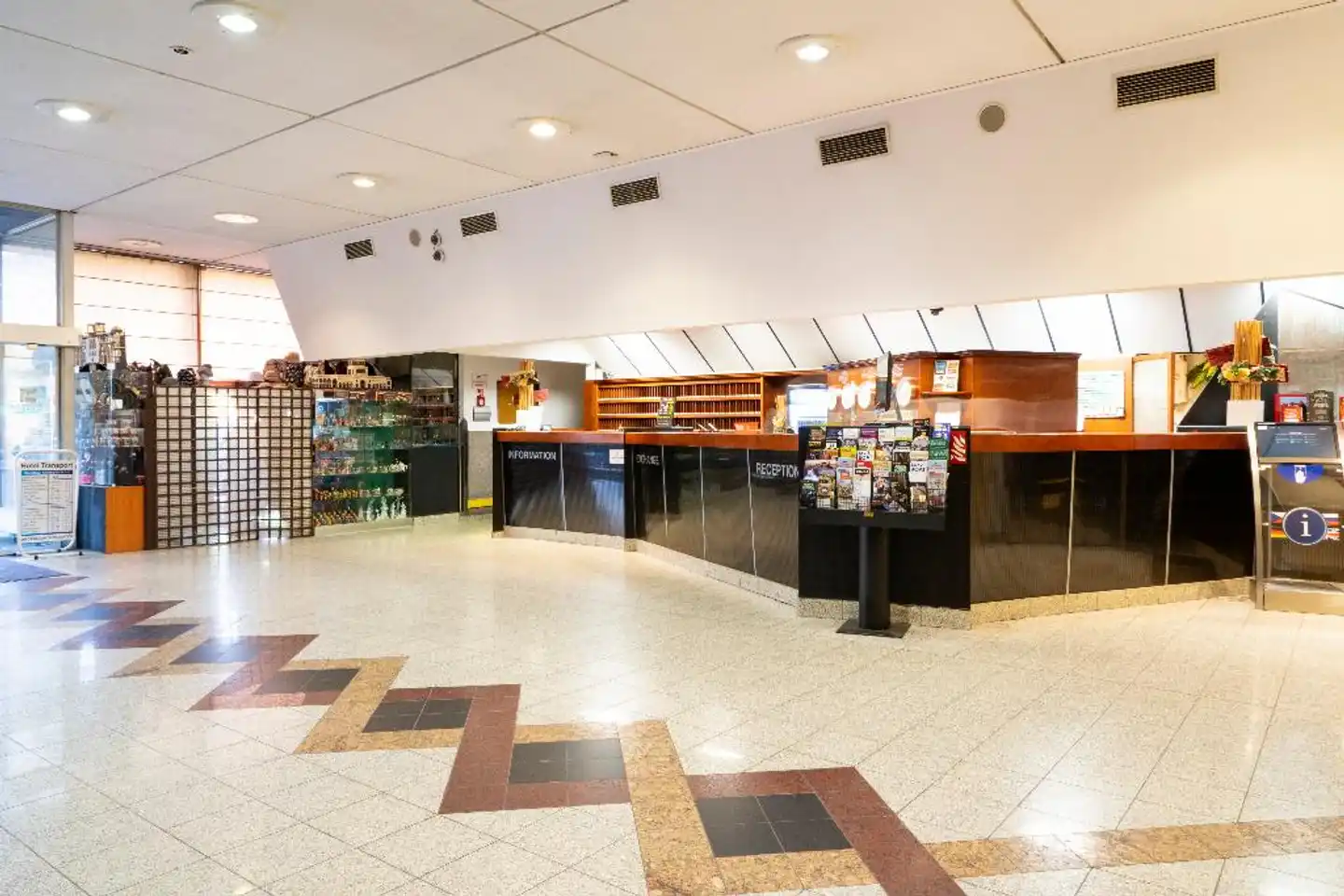 Olympik Tristar Lobby