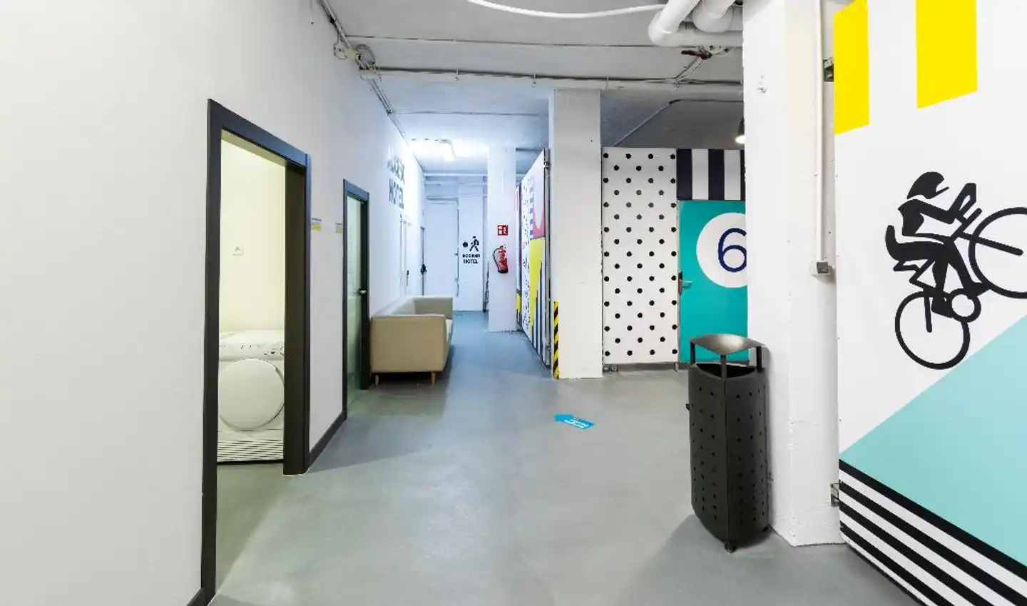 Cap Negret Lobby