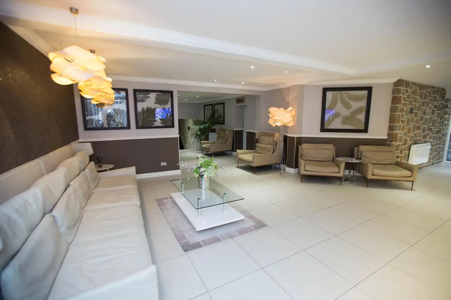 Hotel La Place Lobby