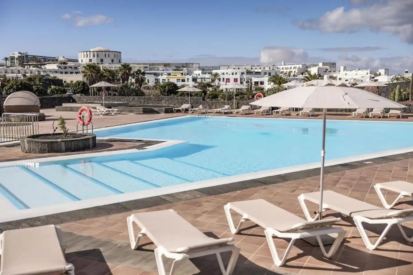 Caybeach Papagayos Pool