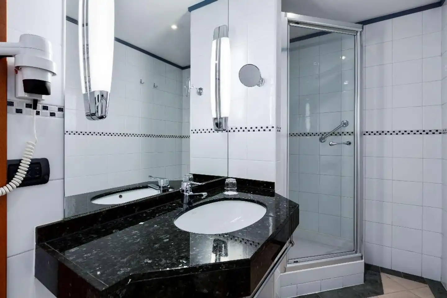NH Collection Brussels Centre Badezimmer