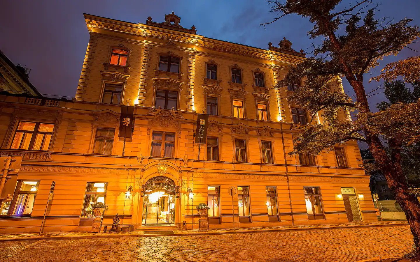 Le Palais Art Hotel Aussenansicht