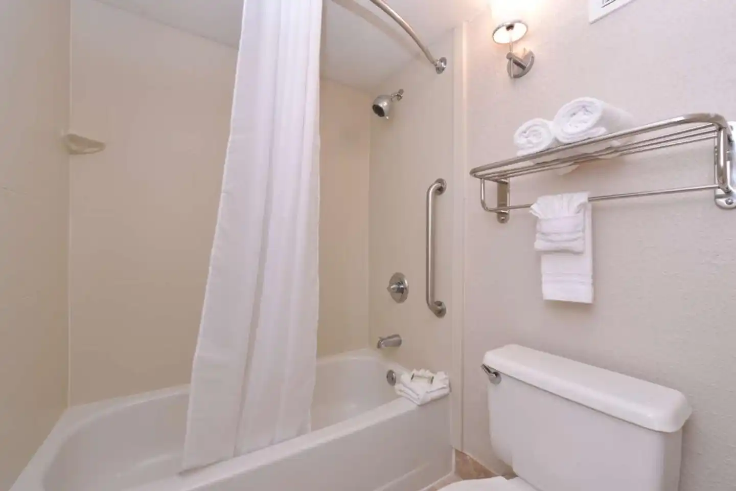 Mai Hana Hotel Badezimmer