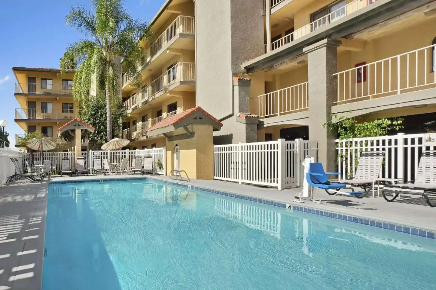 Days Inn by Wyndham Buena Park Pool