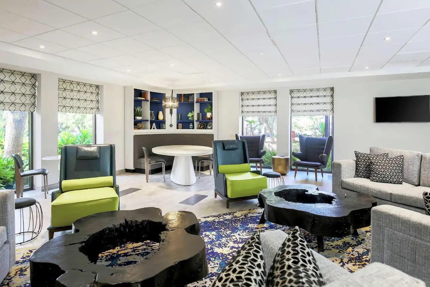 DoubleTree by Hilton Hotel Austin - University Area Lobby
