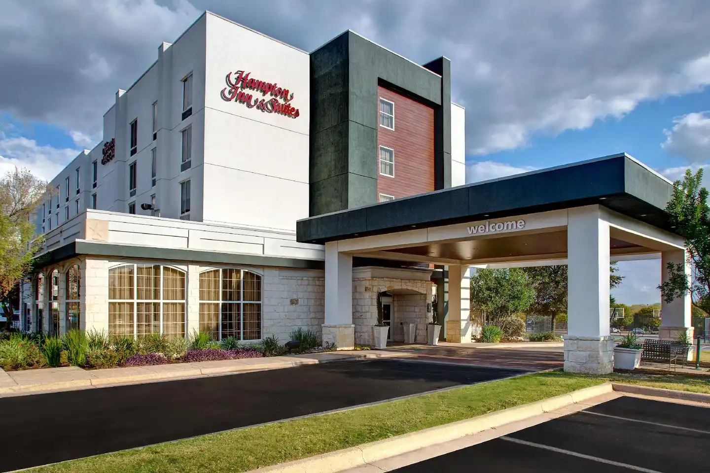 Hampton Inn & Suites Austin-Airport Aussenansicht